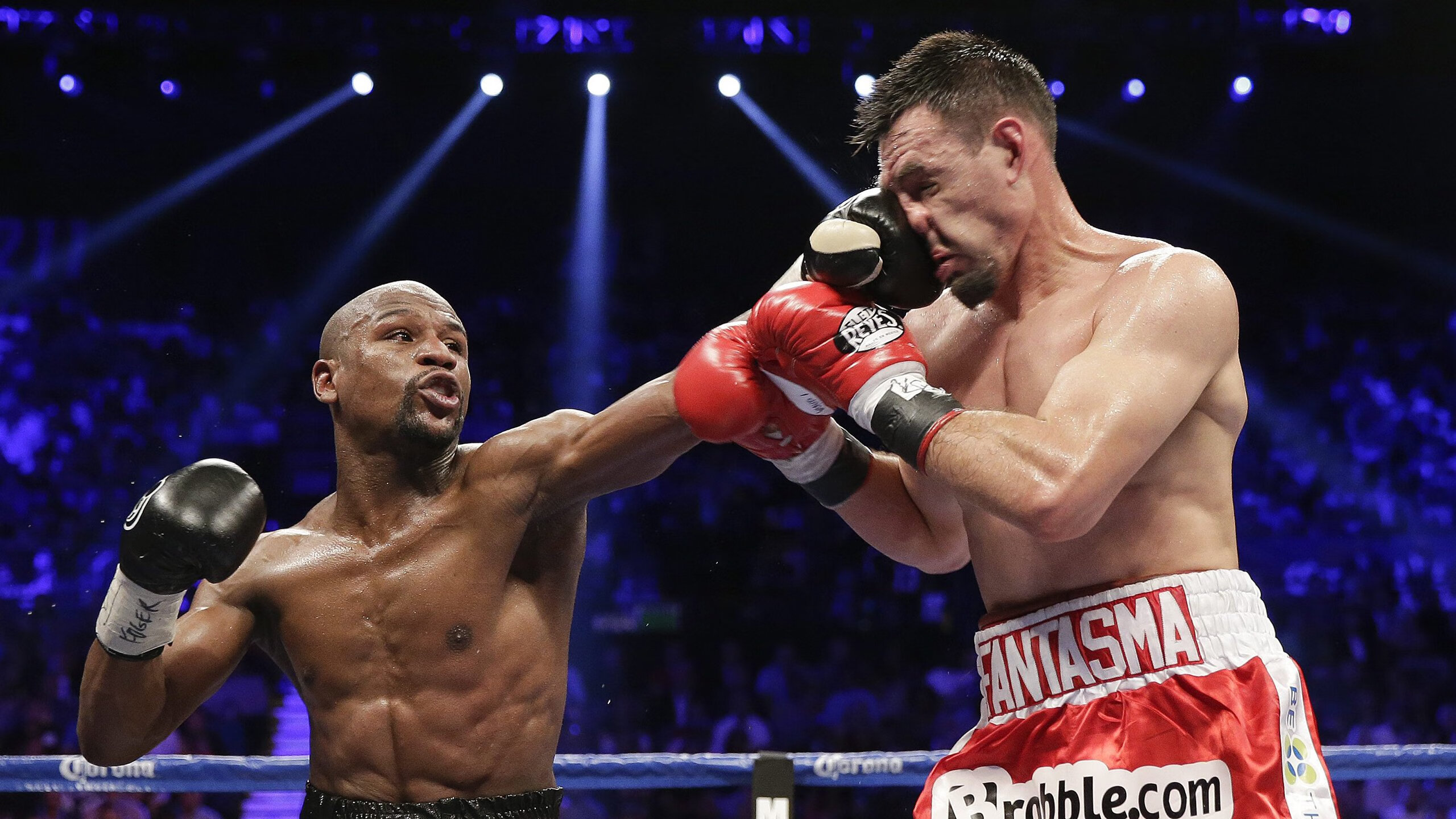 韩华冠军刘翔飞抵赛事现场，韩翔老师